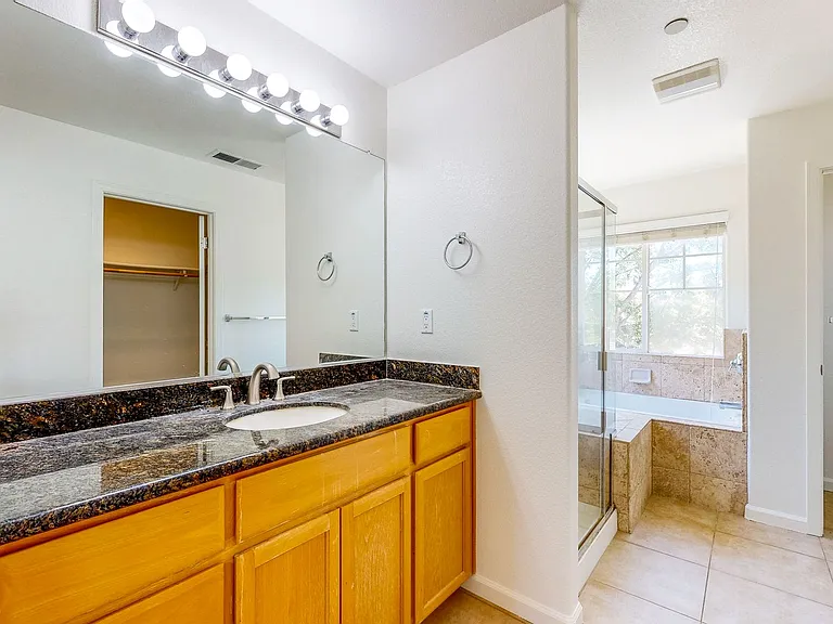 642 Acacia Ln — Photo 44