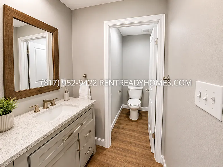 2312 Cass St — Photo 8