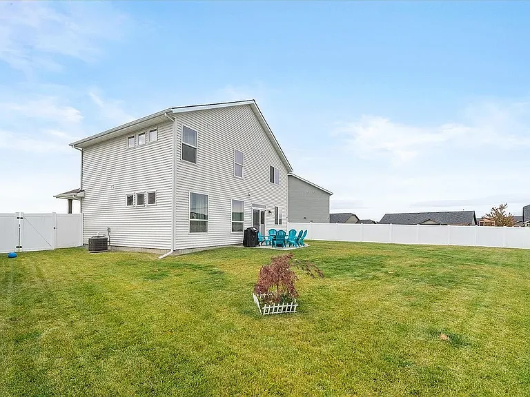203 S Horton St — Photo 16