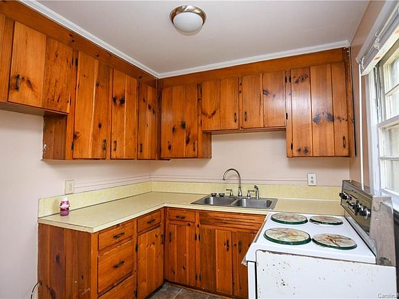 3rd image of 2006 Weir Ln