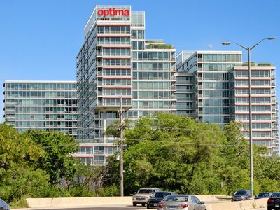 9725 Woods Dr Unit 506, Skokie, IL, 60077