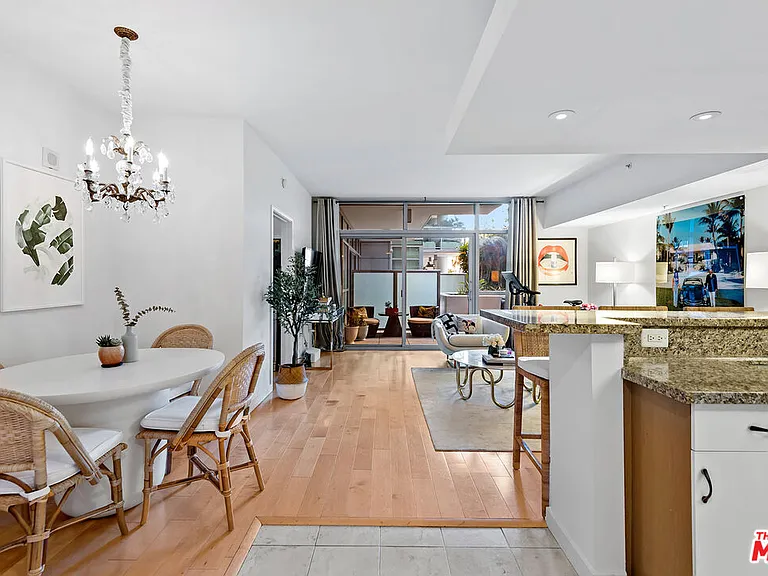 13700 Marina Pointe Dr #327 — Photo 3