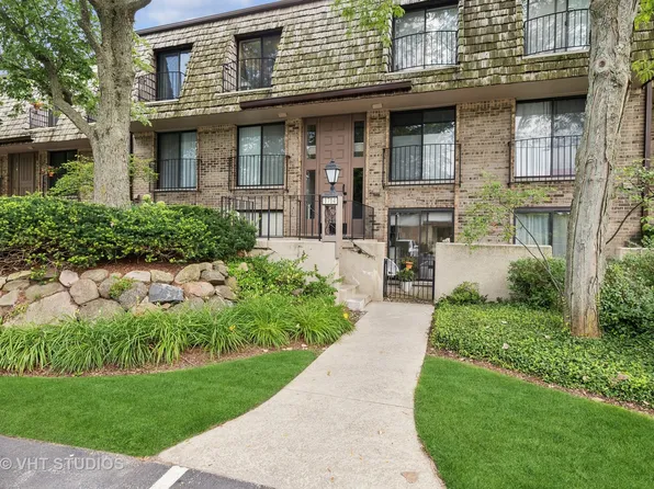 1714 Northfield Sq APT E, Northfield, IL 60093