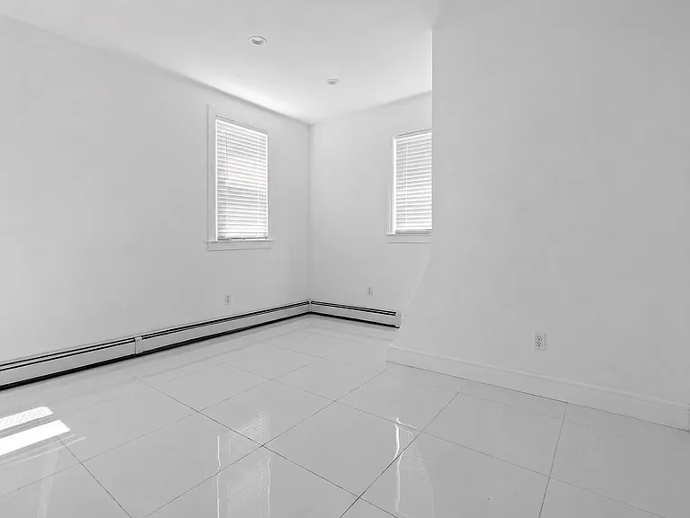 210 New York Ave #4 — Photo 3