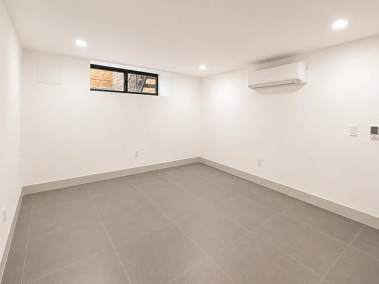 1726 Summerfield St #1L — Photo 18