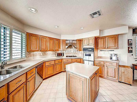 2nd image of 3605 Laguna Del Sol Dr #3