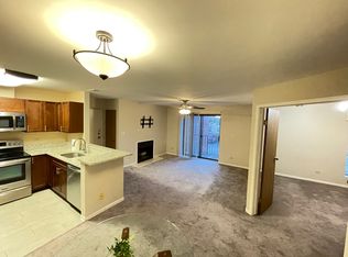 2038 N Rand Rd APT 209, Palatine, IL 60074