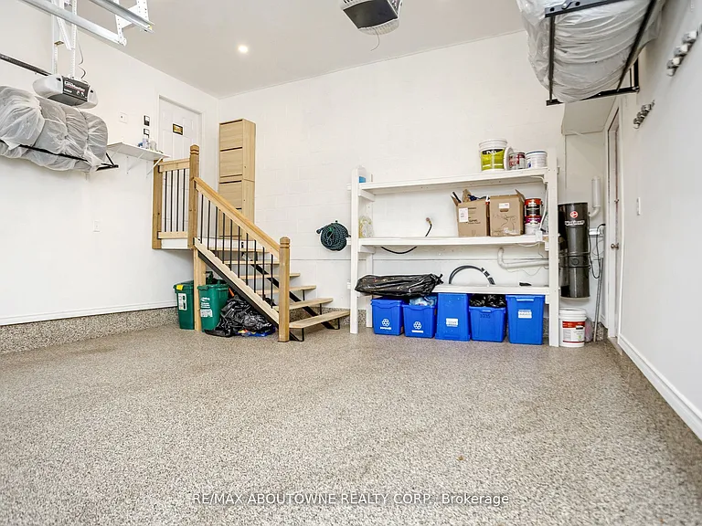 2235 Grenville Dr — Photo 34