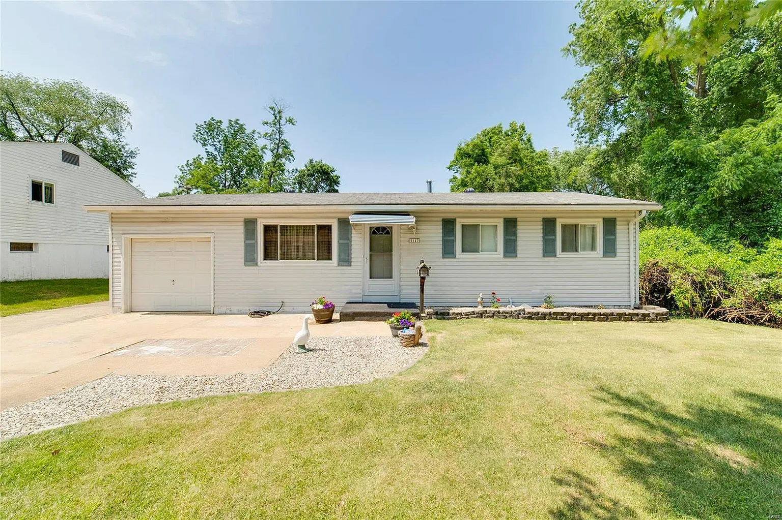 5147 Auriesville Ln photo 1