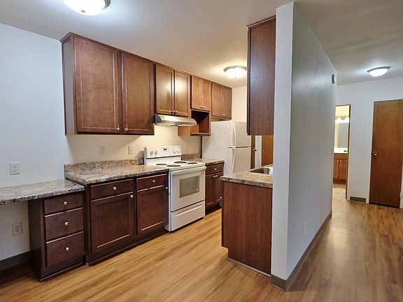 2nd image of 1776 Saint Clair Ave #210