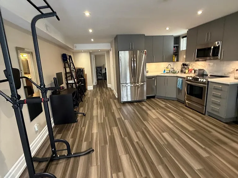 78 Brampton Rd #LOWER — Photo 11