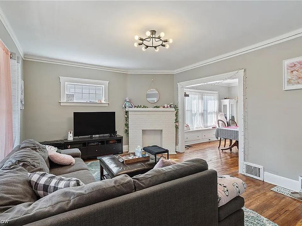 1st image of 1246 Cook Ave Unit 1