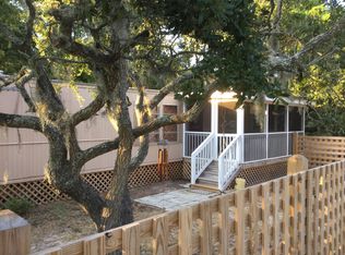 2107 Jenkins St, Edisto Island, SC 29438
