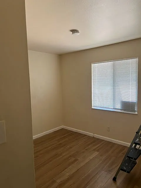 3 bed, 1100 sqft, $2,325 — Photo 2
