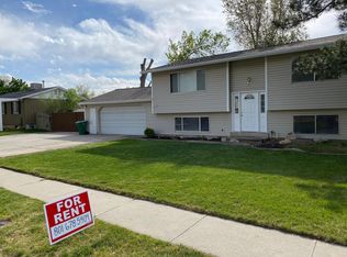 10446 S Leilani Dr, Sandy, UT 84070