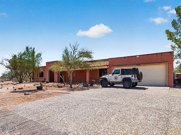2nd image of 6018 W Bridle Way