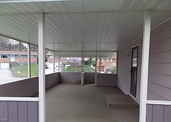 3rd image of 124 Karen Pl