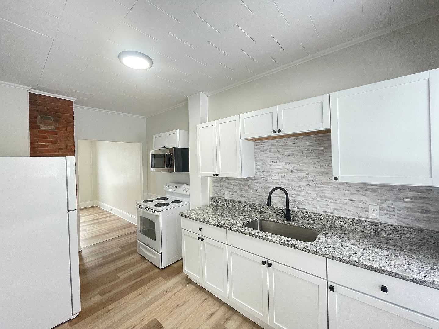 71 6th St #A, Dover, NH 03820 | Zillow
