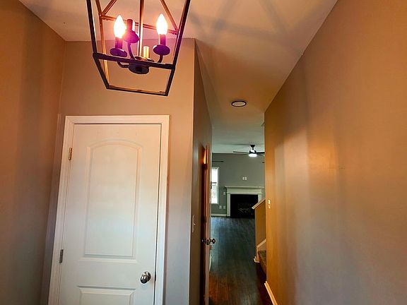 4th image of 406 Hidden Oaks Dr