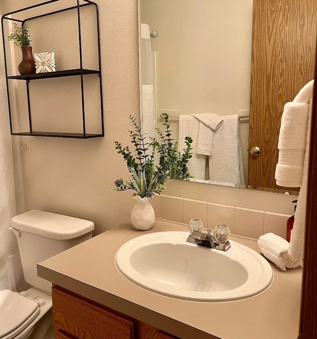 3 bed, 1073 sqft, $4,900 — Photo 1