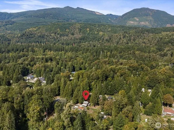 41666 Mountain View Ln, Concrete, WA 98237