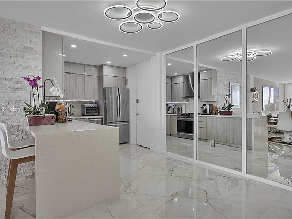 4th image of 770 NE 69th St APT 5D