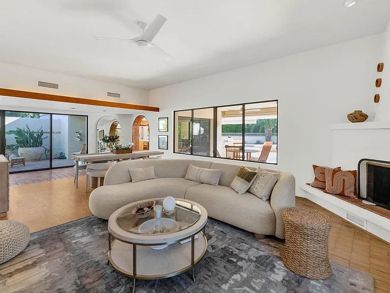 9447 E Calle De Valle Dr — Photo 4