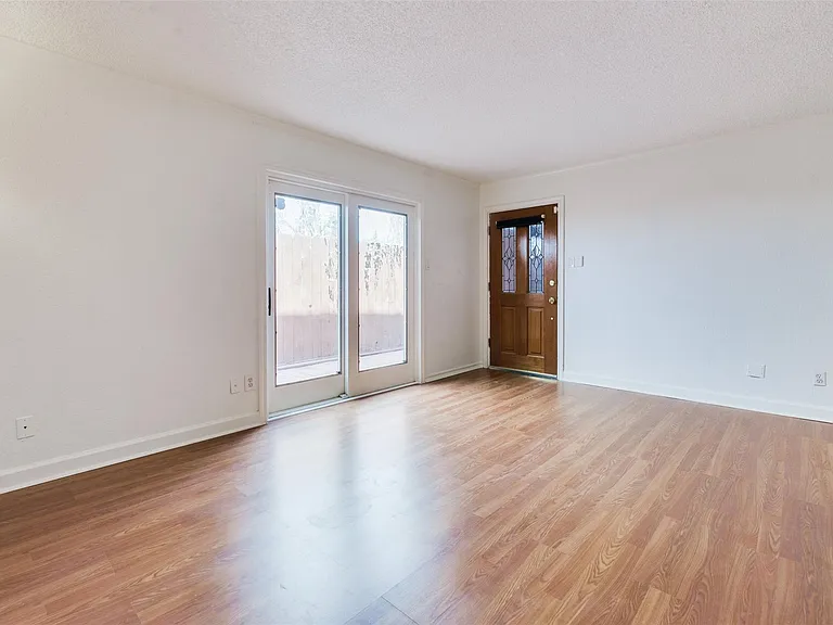 2229 Mimosa Dr #9 — Photo 2