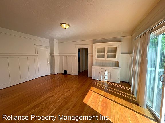5th image of 427 NE Schuyler St #5512556
