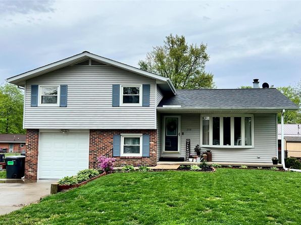 208 N 7th St, Mascoutah, IL 62258