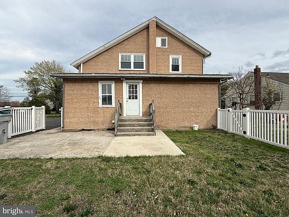 4th image of 1036 S Spring Rd