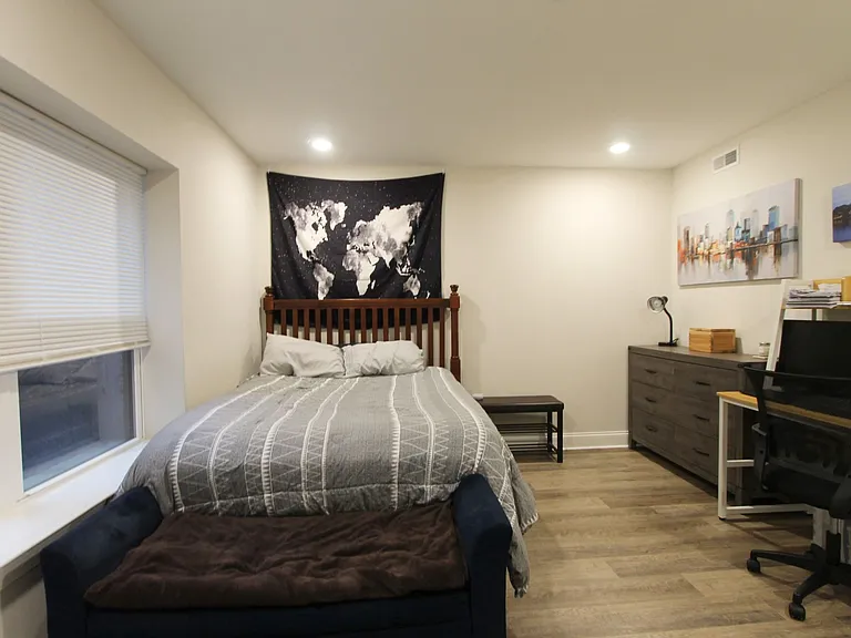 492 Roxborough Ave — Photo 43