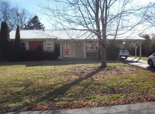 104 Delwood Ave, Berea, KY 40403