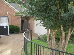 1906 Woodchase Glen Dr, Cordova, TN 38016