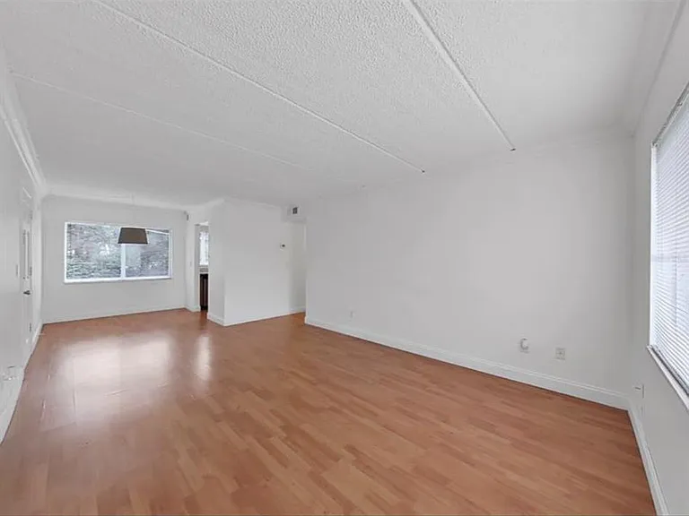 3206 W Azeele St #223 — Photo 9