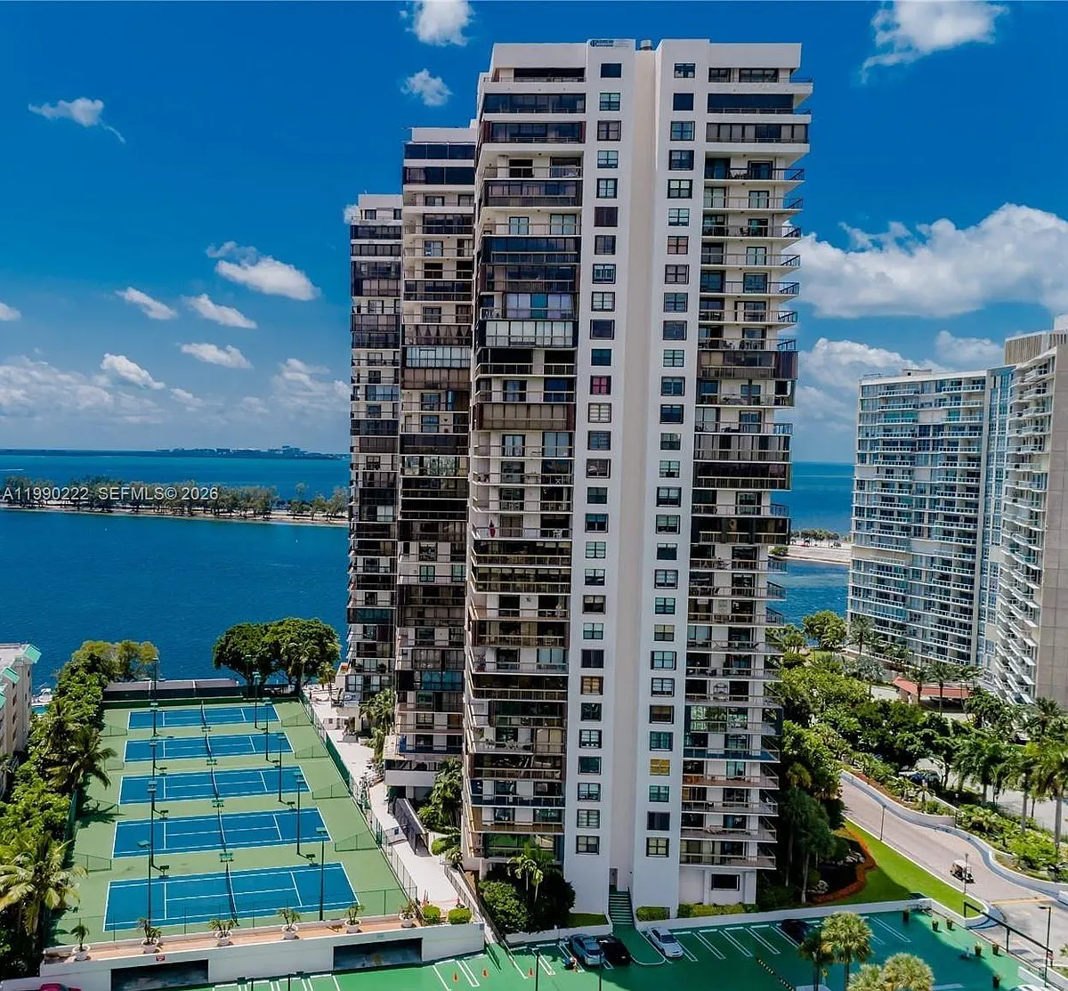 Building Photo - 2333 Brickell Ave #2607