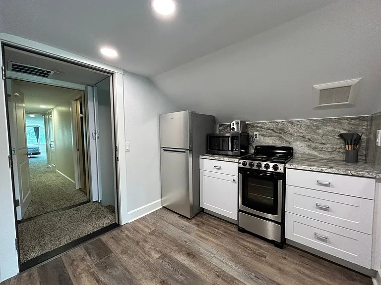 308 Oak St — Photo 7