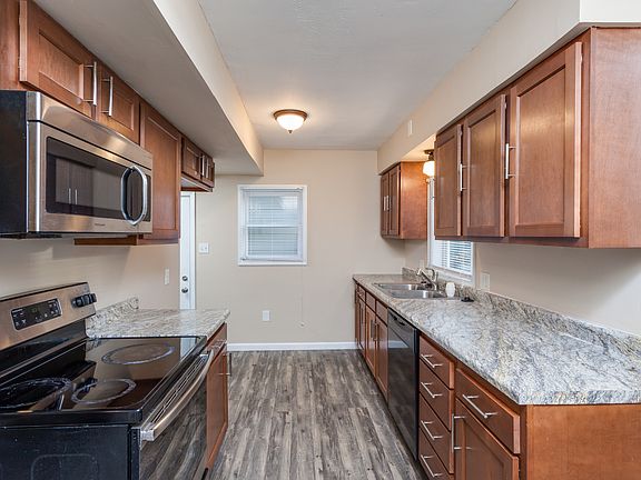 3rd image of 866 Frederick Blvd