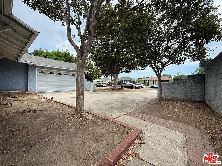 15133 Blackhawk St — Photo 26