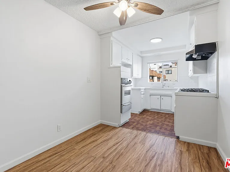 2332 S Beverly Glen Blvd #5 — Photo 3