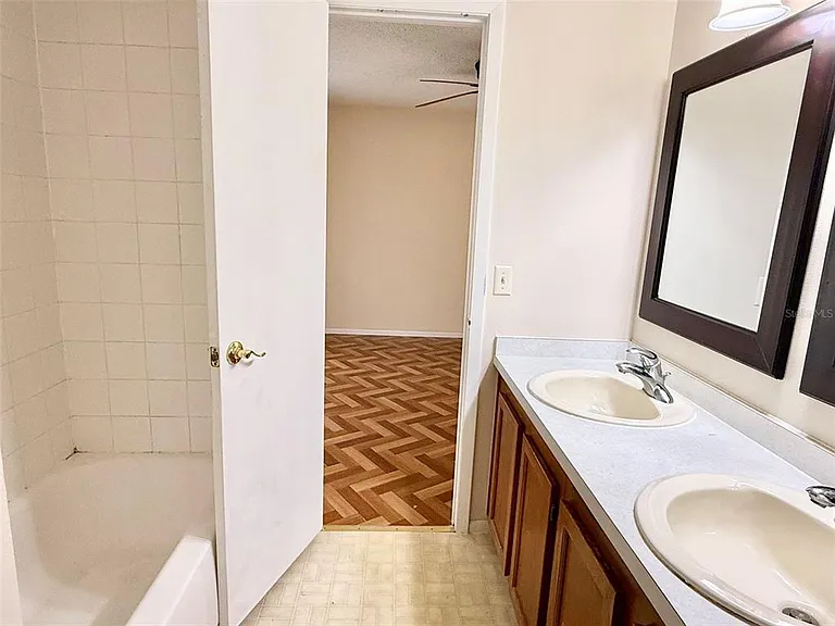 1215 Creekbottom Cir — Photo 19