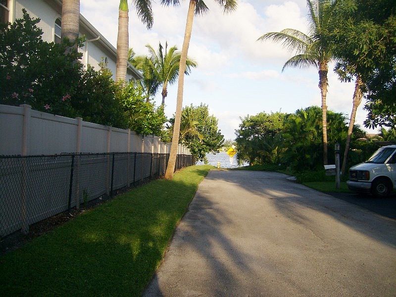 2nd image of 198 Iris Ave