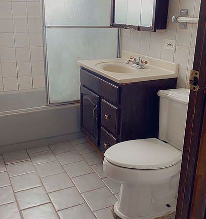 3rd image of 2925 N Lawndale Ave