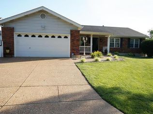 818 Forder Ct, Saint Louis, MO 63129