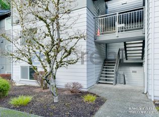 12707 NE 116th St APT A-102, Kirkland, WA 98034