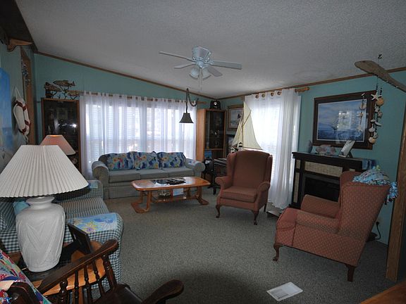 2nd image of 3820 Evergreen Ave