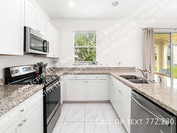 2nd image of 2011 NW Cataluna Cir Floor 3498