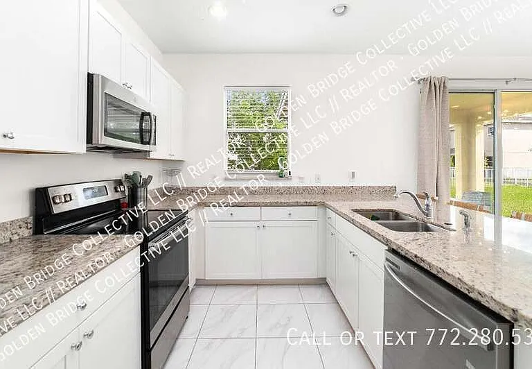 2011 NW Cataluna Cir #3498 — Photo 2