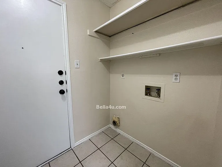 512 Eberhart Ln #605 — Photo 8