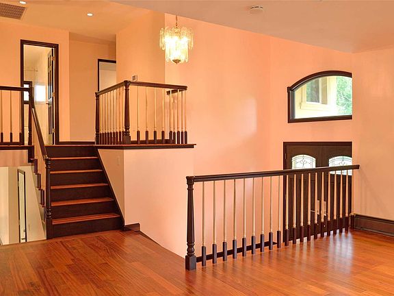 4th image of 166 Birchwood Park Dr